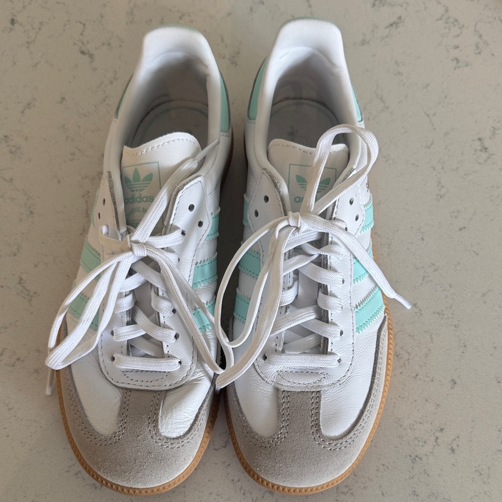 Adidas Sambas- big kid